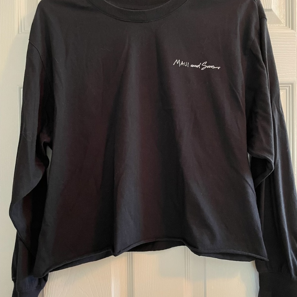 Maui & Sons cropped black long sleeve (size small)